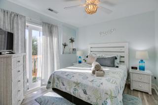 Walk to Ocean Beachwalk Bungalow with Pool Access - Myrtle Beach - 1