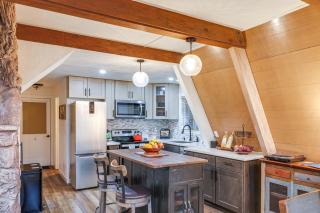 Deck and EV Charger Pet-Friendly Arnold Cabin! - Arnold - 2