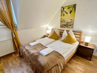 The Peaceful Garden Family Stay with Free Parking - 1