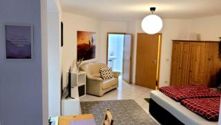 Wohlfühl-Ferienwohnung mit Tiefgarage im Grünen - Oberhof - 2