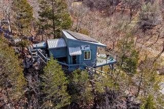 Dog-Friendly, Riverfront 10BR with Games Galore - 2