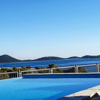 Camp Panorama Plus with Pool - Drage - 4