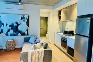 Elegant Stature Southbank Rooftop Pool Gym Balcony - 4