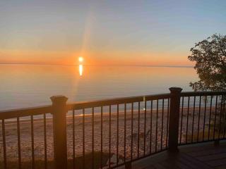 Lake Michigan Cabin w/Hot Tub & Stunning Views - Manistique - 7