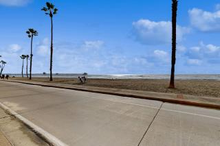 Sandcastle Cottage 22 - Oceanside - 1
