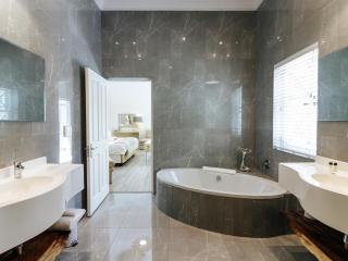Fleur du Soleil Luxury Guesthouse - 4