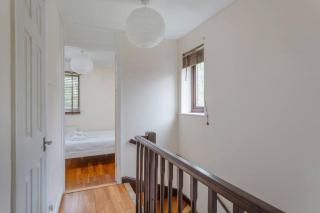 Quiet & Secluded St Albans House - 9