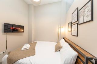 Spacious 2BR in South Loop with Optional Parking, Gym and Patio Near McCormick Place, Grant Park, Soldier Field & Museum Campus - 2