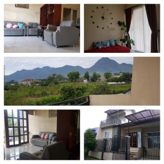 Villa Batu Iggy - Batu - 0
