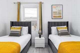 Cosy 2Bed House Close to Station - 6