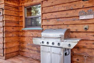 Kozy Cabin Big Bear~ Walk to Village & Lake Cottage~ - Big Bear Lake - 3