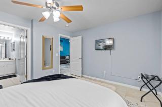 5BR Tropical Disco Game Room - Heated Pool & Grill - 3
