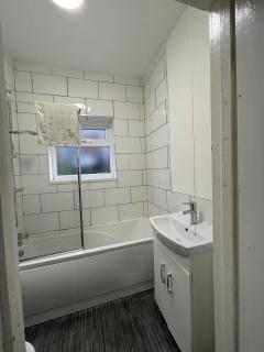 Private double rooms near City centre, Coventry with free Parking/WiFi - 9