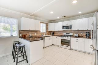 5 Mi to Dtwn Pet-Friendly Phoenix Gem with Patio - 8