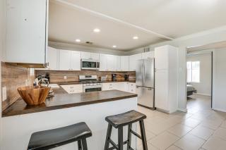 5 Mi to Dtwn Pet-Friendly Phoenix Gem with Patio - Phoenix - 5