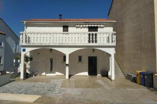 Apartments with a parking space nska, Krk - 21855 - Malinska - 0
