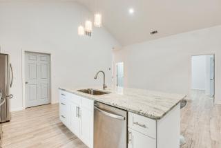Spacious Atlanta Home with Deck Less Than 5 Mi to Downtown! - Atlanta - 2