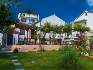 Nice holiday house with covered terrace and garden - Crikvenica - 8