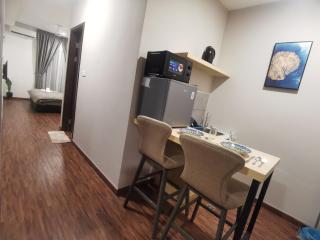 K AVENUE B17 studio - 3