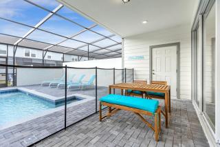 Minutes to Disney Pool Home with Free Resort Amenities in Famous Windsor Island Resort - Davenport - 9