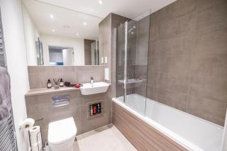 City Escape - Unwind in Style - Barking - 4