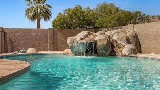 Luxe Central Scottsdale 4 bdrm w Backyard Oasis - Scottsdale - 0