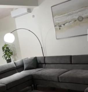 Eagles Nest Villa House AC TV WIFI Fan Luxury Modern - 1