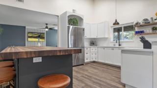 Just Listed Modern Classy 4 Bdrm Heart of OldTown - 9