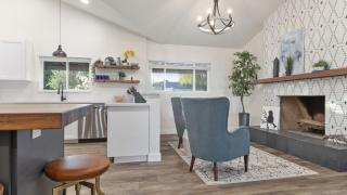 Just Listed Modern Classy 4 Bdrm Heart of OldTown - 5