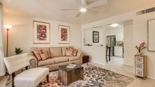 Stylish Arcadia 2-Bdrm with Comfort and Charm - Phoenix - 0