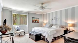 Poolside 2 Bdrm Condo Prime Scottsdale Location - 4