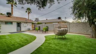Remodeled 2 Bdrm w Yard in Old Town Scottsdale - Scottsdale - 0
