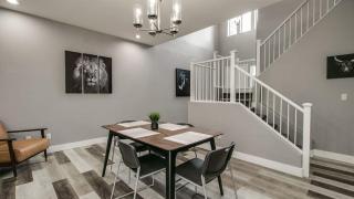 3 Bdrm Townhouse WGarage in Gated Complex - Phoenix - 1