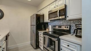 Hip and Comfy Condo in Hub of Old Town Scottsdale - Scottsdale - 5