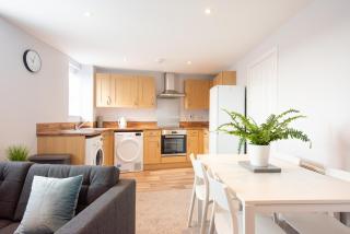 Two Bed, Two bath, Apartment with Parking Space - Colchester - 5