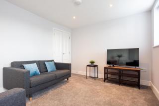 Two Bed, Two bath, Apartment with Parking Space - Colchester - 3
