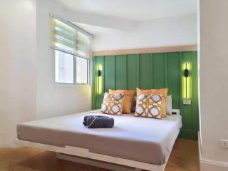 BGC - Two Bedroom Condo with Game Room high speed WiFi - Manila - 5