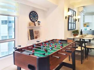 BGC - Two Bedroom Condo with Game Room high speed WiFi - 2