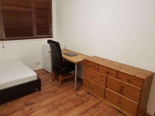 Luton LU2 Ensuite room - 2