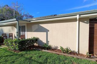 New and Cozy 2 Bedrooms Granny Flat with Aircon & Pool - 1