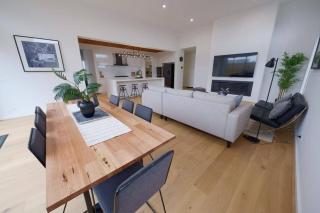 Modern Spacious Coastal Villa - Ocean Grove - 6