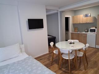 Villa Flower with Free Onsite Parking - Mostar - 2
