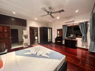 Talay Naiharn Villa - Rawai Beach - 3