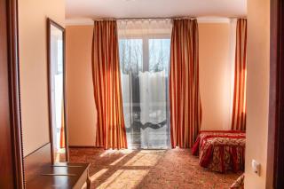 Royal Hotel and SPA Geneva - Truskavets - 8