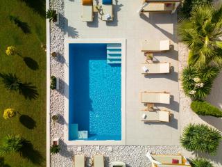 Spacious apartment with jacuzzi - Kaštela - 9