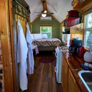 Creekwalk Inn Bed and Breakfast with Cabins - 2