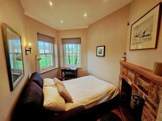 The Lookout: Cosy Compact Cottage - Totland - 7