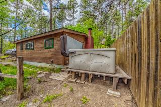 Knotty Pine: A Cute Ruidoso Classic with a Private Hot Tub! - Ruidoso - 2