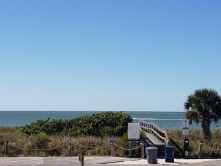 Beachside chillin - 3