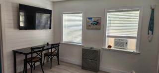 Beachside chillin - 1